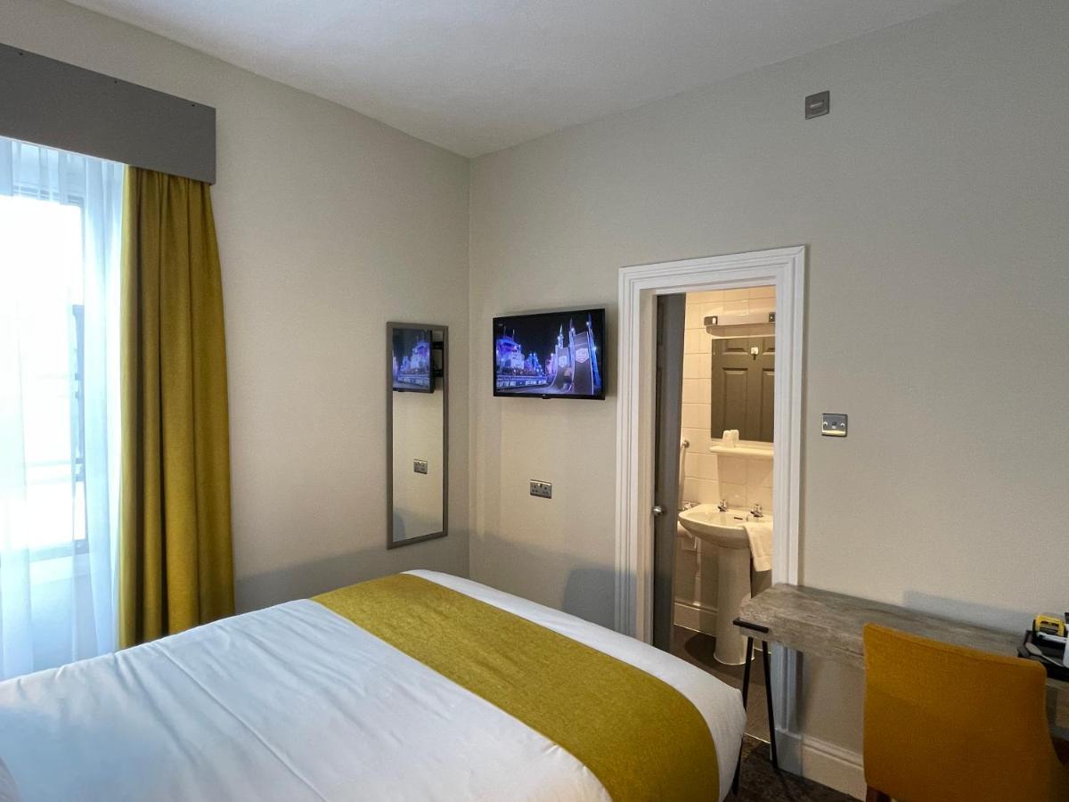 The County Hotel Haverfordwest Extérieur photo