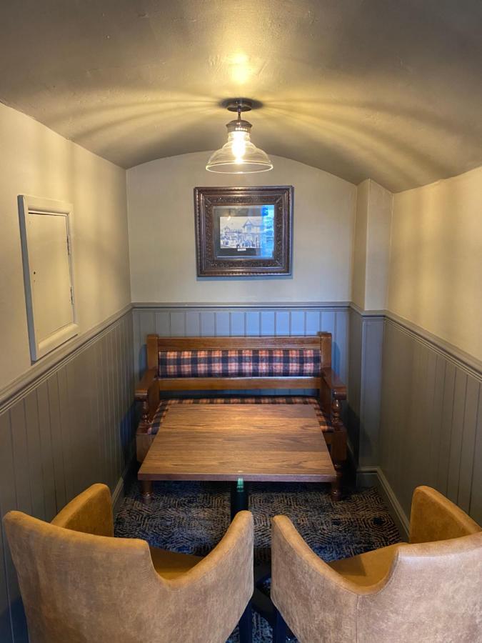 The County Hotel Haverfordwest Extérieur photo