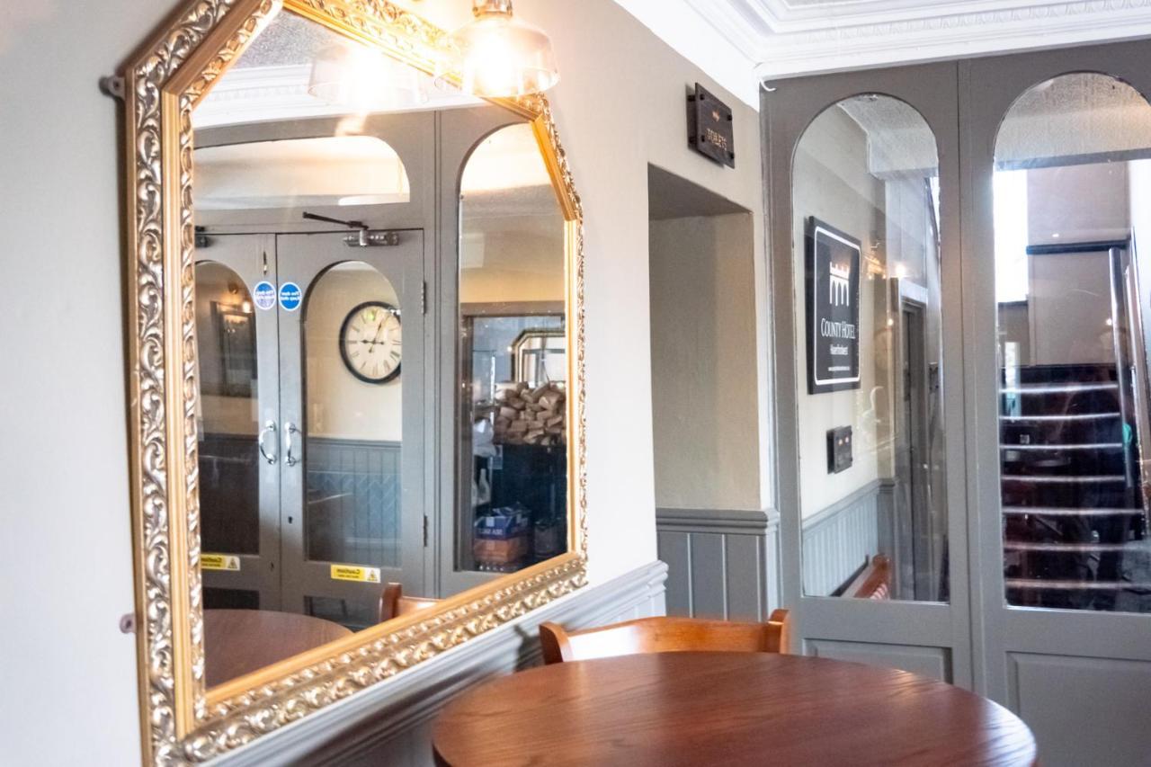 The County Hotel Haverfordwest Extérieur photo