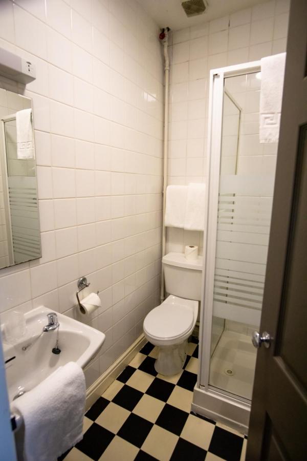 The County Hotel Haverfordwest Extérieur photo