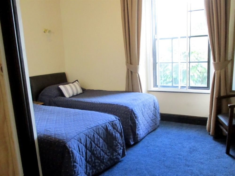 The County Hotel Haverfordwest Extérieur photo