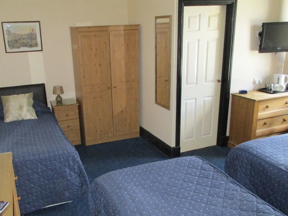 The County Hotel Haverfordwest Extérieur photo