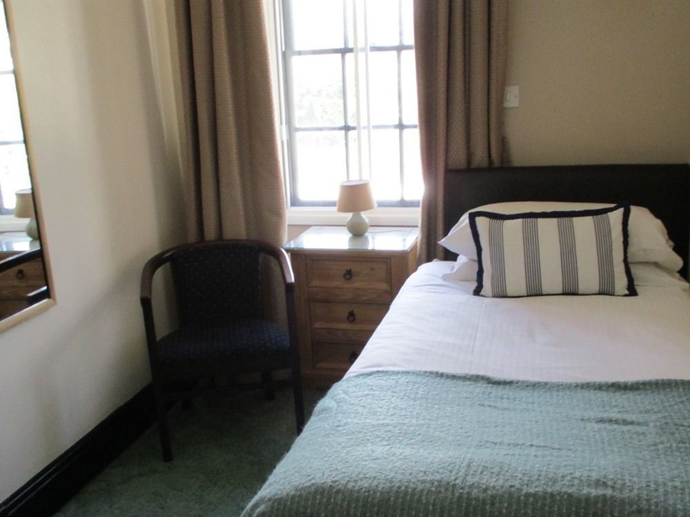 The County Hotel Haverfordwest Extérieur photo