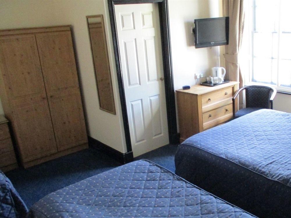 The County Hotel Haverfordwest Extérieur photo