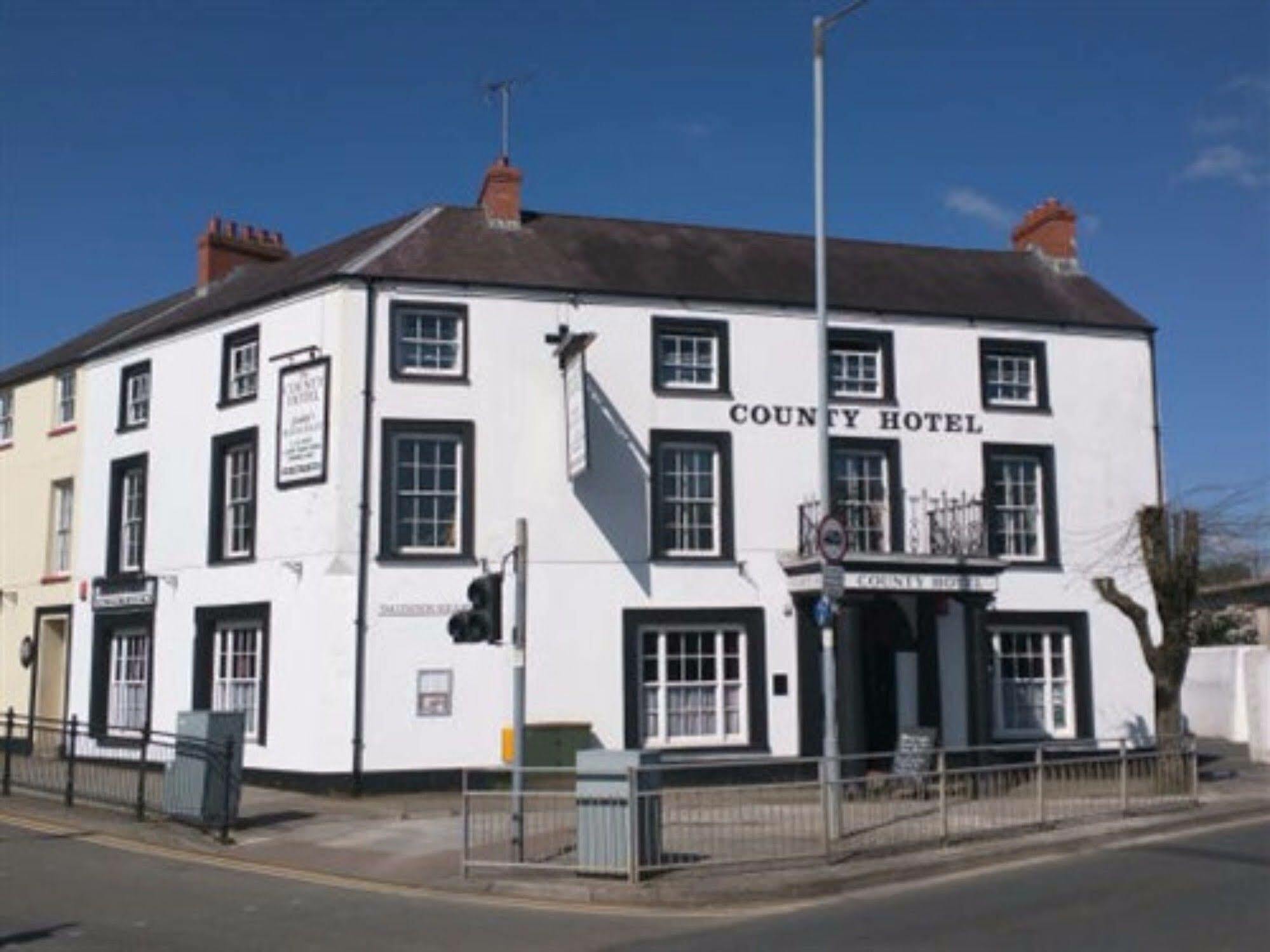 The County Hotel Haverfordwest Extérieur photo